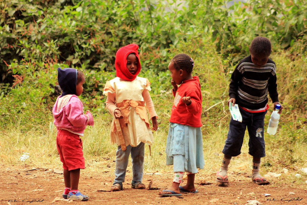 Kids playing in the Mithare slum. Nairobi, Kenya.